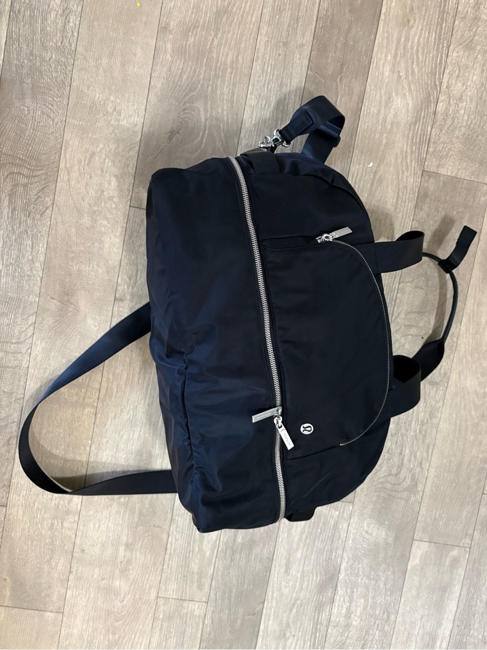Lululemon duffle bag - Picture 3 of 10